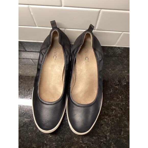 Vionic women's Jacey slip-on black leather wedge shoe size 8 comfort - Picture 3 of 7